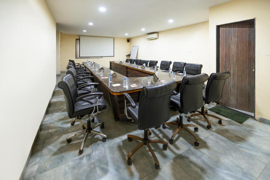 فندق Sheetal International Rāipur المظهر الخارجي الصورة